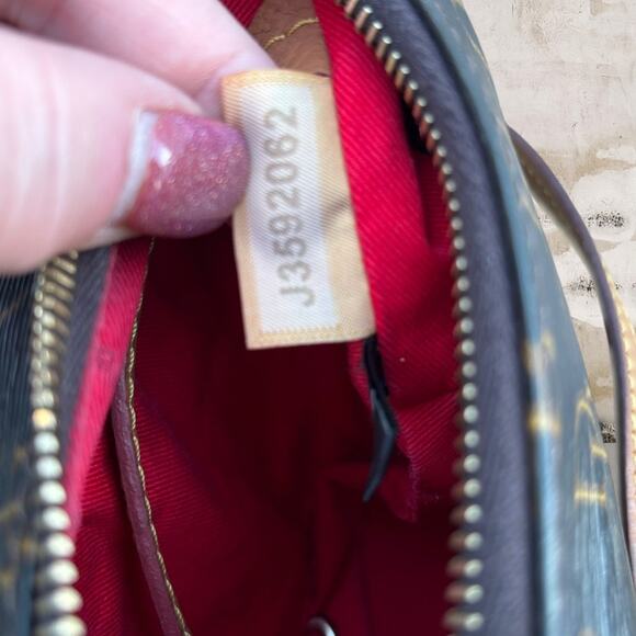 Dooney & Bourke 1975 Signature Mini Barrel Bag Zipper Strap with Padlock - Picture 8 of 8